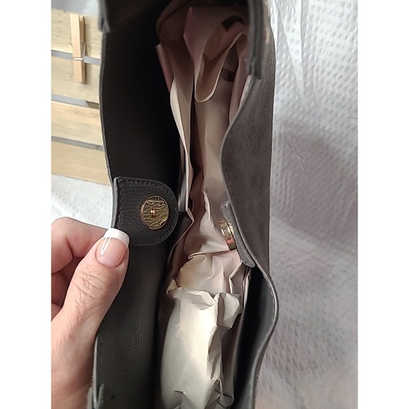 universal thread handbag - Picture 3 of 5